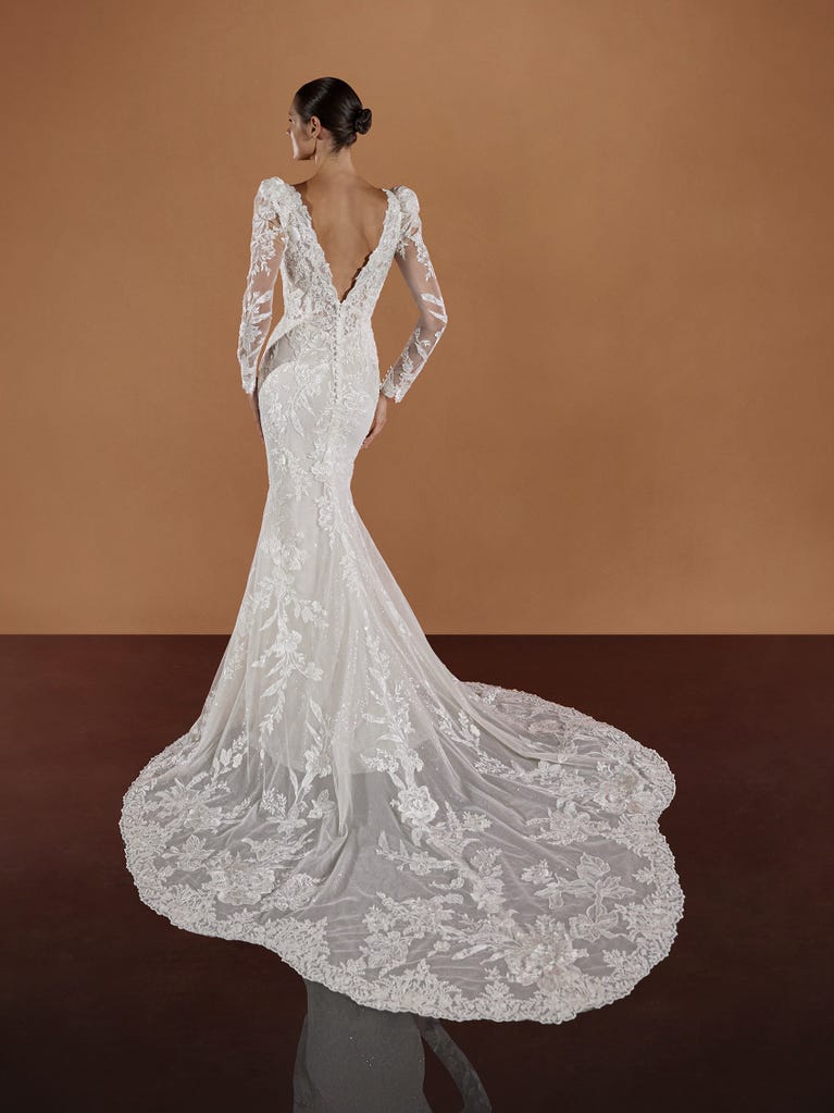 Pronovias VIPA | Vestido De Novia Sirena Con Escote De Pico | Pronovias