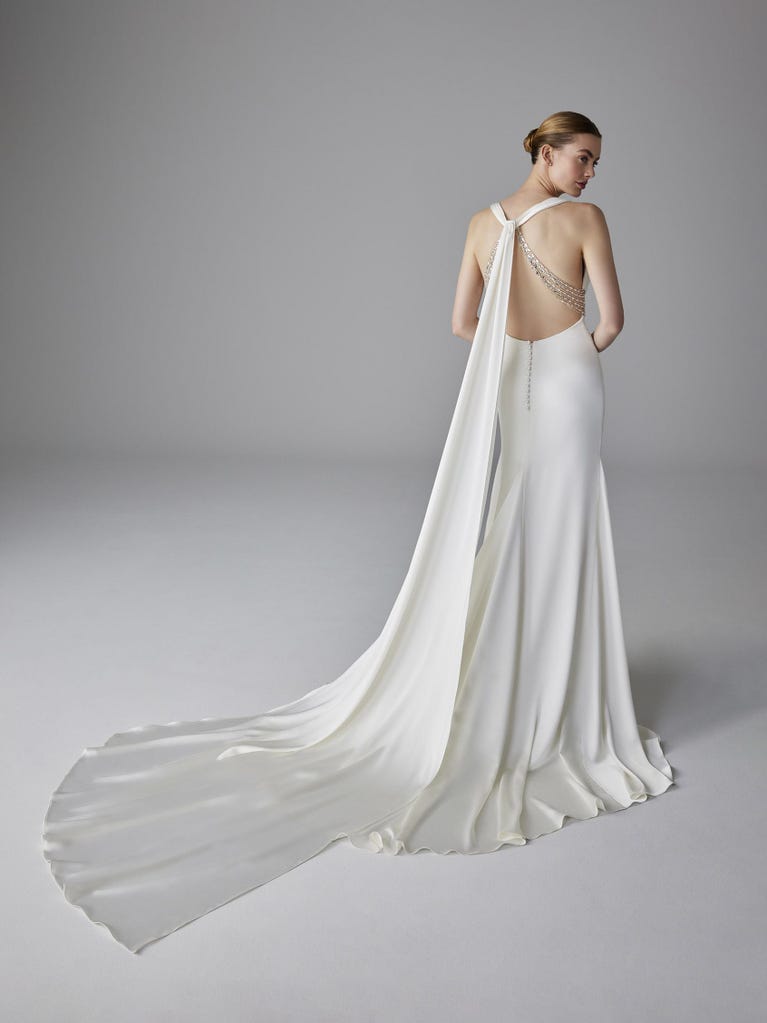 Pronovias ZOE | Vestido De Novia Sirena Con Escote Corazón | Pronovias