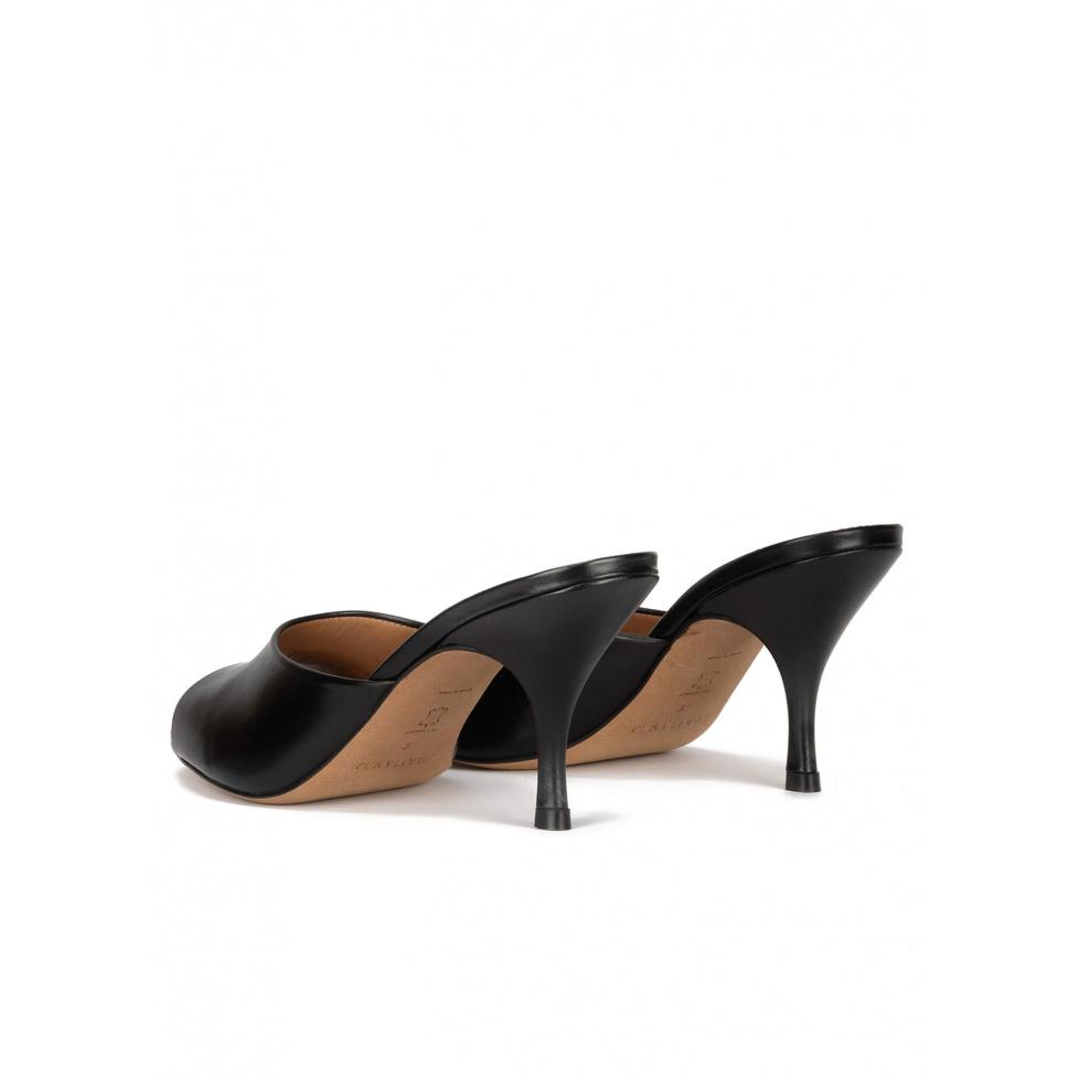 Pura López Mules De Tacón Medio En Piel Color Negro