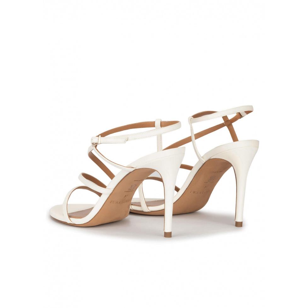 Pura López Sandalia De Tiras Con Tacón Stiletto En Piel Blanco Roto