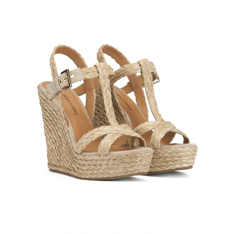 Pura López Sandalias De Cuña Alta En Rafia Trenzada Y Ante Color Topo