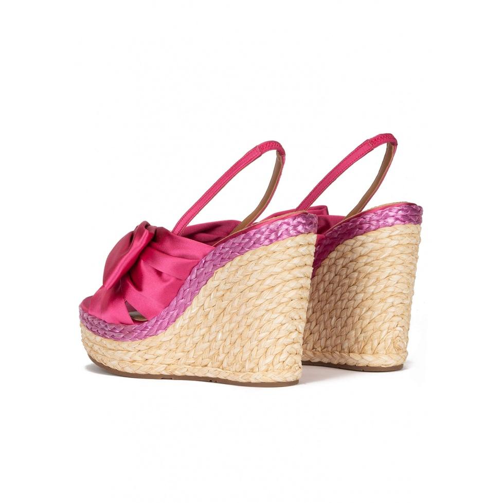 Pura López Sandalias De Cuña En Raso Fucsia Con Lazo