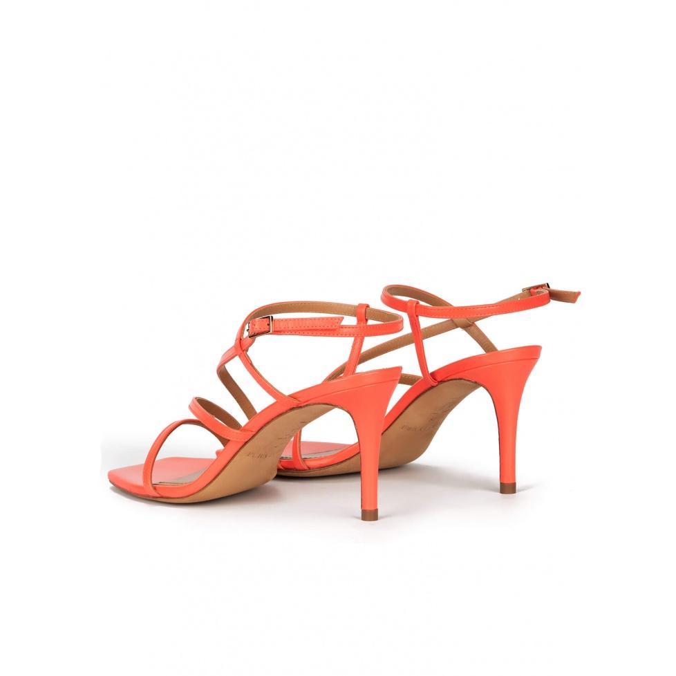 Pura López Sandalias De Punta Cuadrada Y Tacón Fino En Piel Rosa Coral