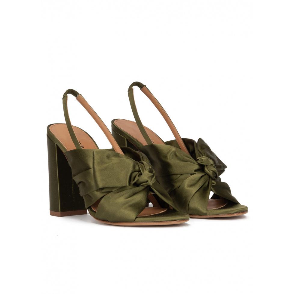 Pura López Sandalias De Raso Con Tacón Ancho En Verde Caqui
