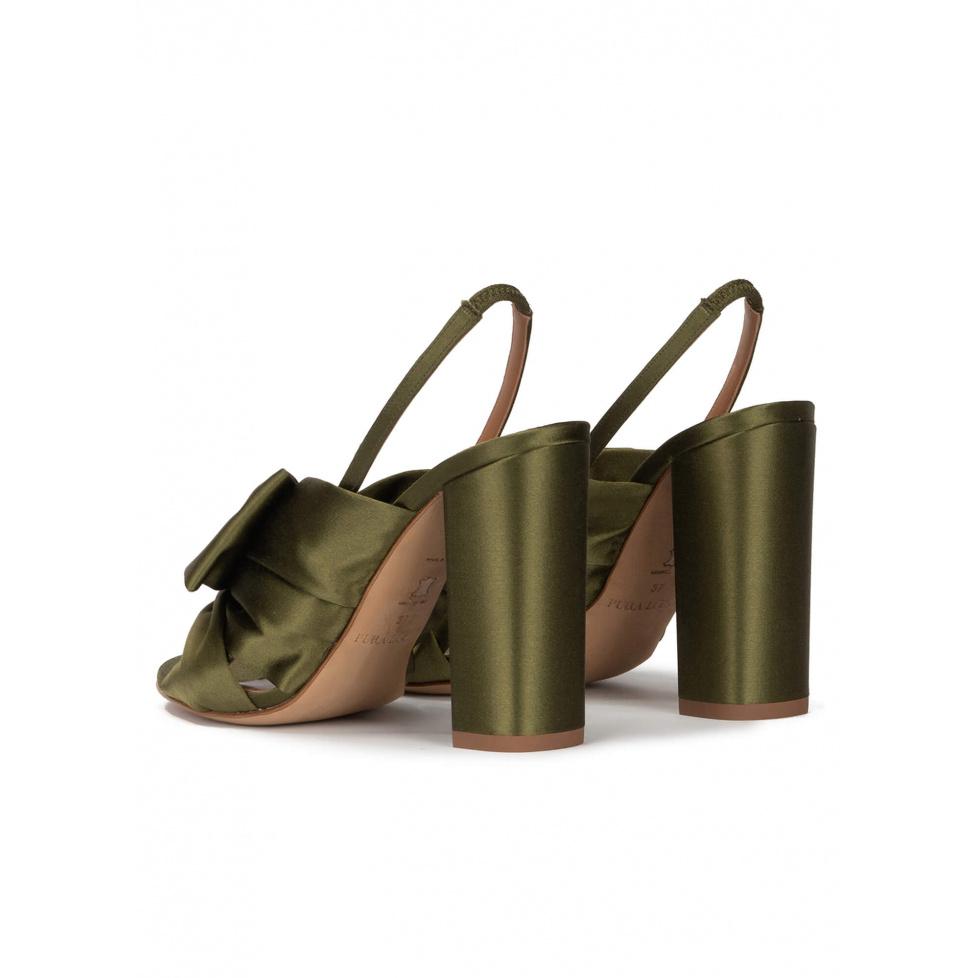 Pura López Sandalias De Raso Con Tacón Ancho En Verde Caqui