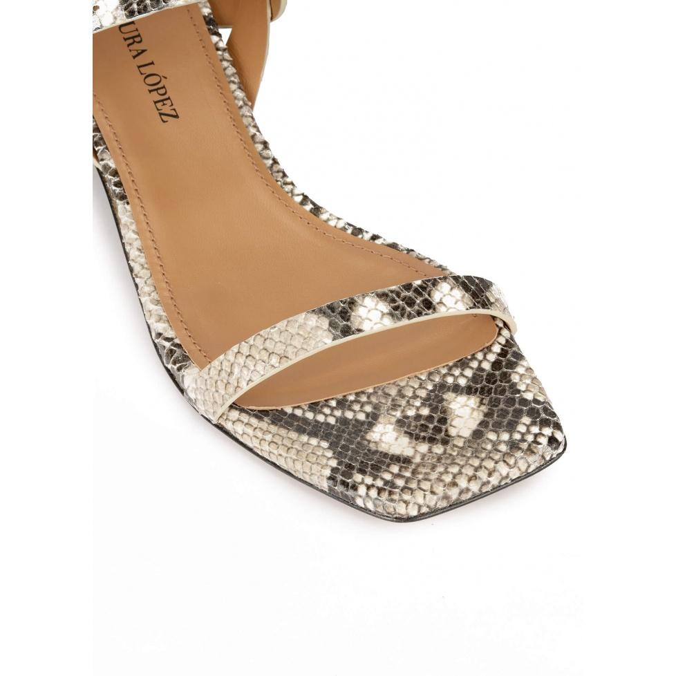 Pura López Sandalias De Tacón Medio Ancho En Piel Grabada Efecto Serpiente