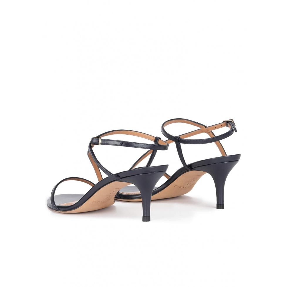 Pura López Sandalias De Tacón Medio Con Finas Tiras En Piel Azul Marino
