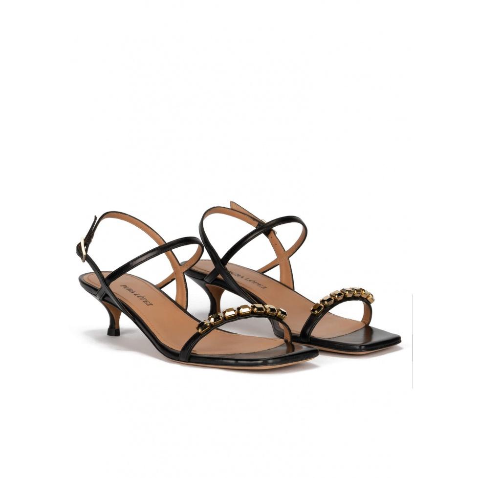 Pura López Sandalias De Tacón Medio En Piel Color Negro Con Cristales