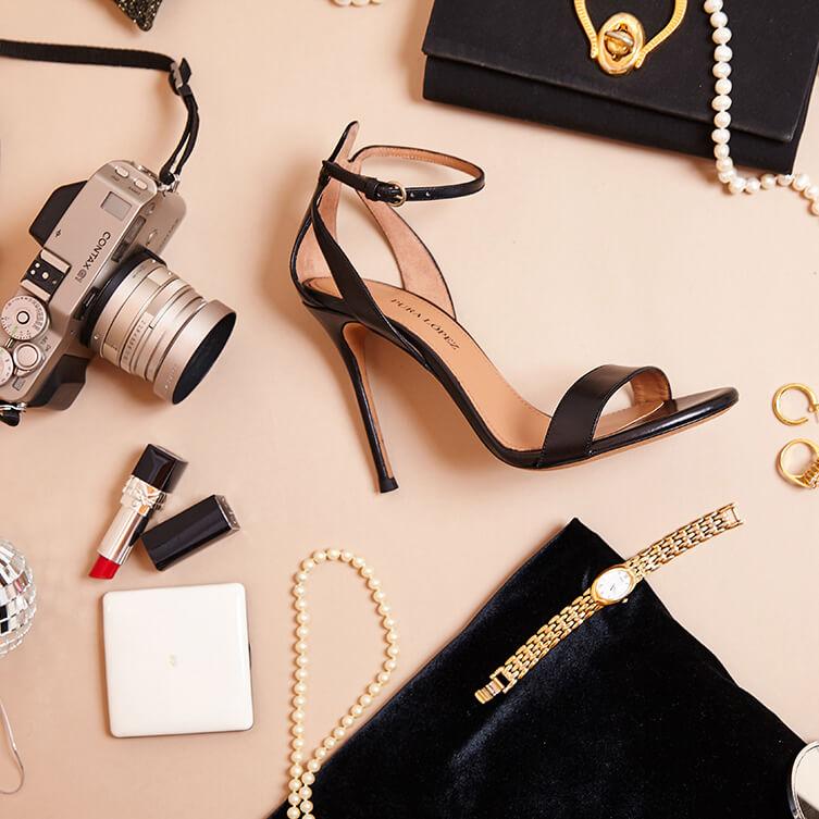 Pura López Sandalias Negras De Piel Con Tacón Alto Fino Y Pulsera En El Tobillo