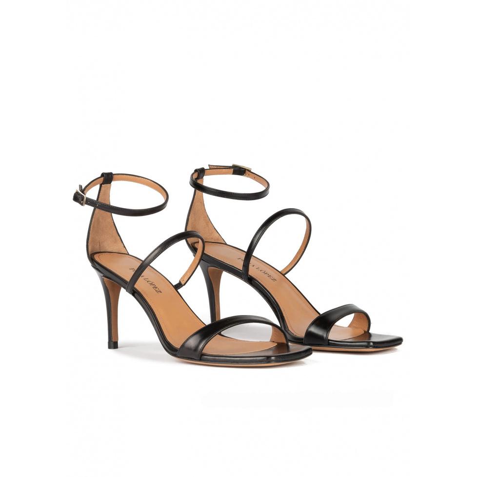 Pura López Sandalias Negras De Piel Con Tacón Medio Y Puntera Cuadrada