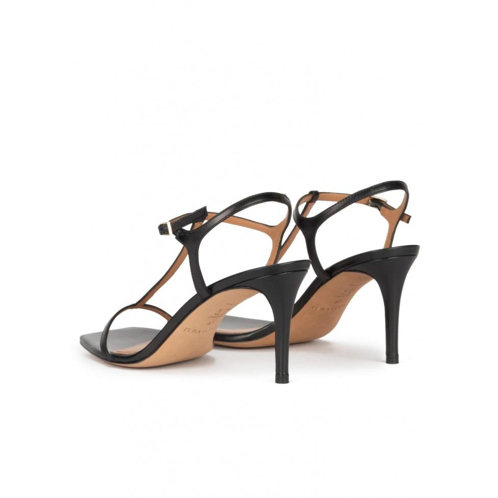 Pura López Sandalias Negras De Tacón Medio Con Tira En T