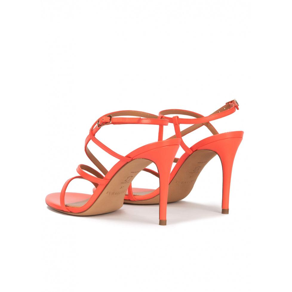 Pura López Sandalias Rosa Coral De Piel Con Tacón Alto Y Punta Redonda
