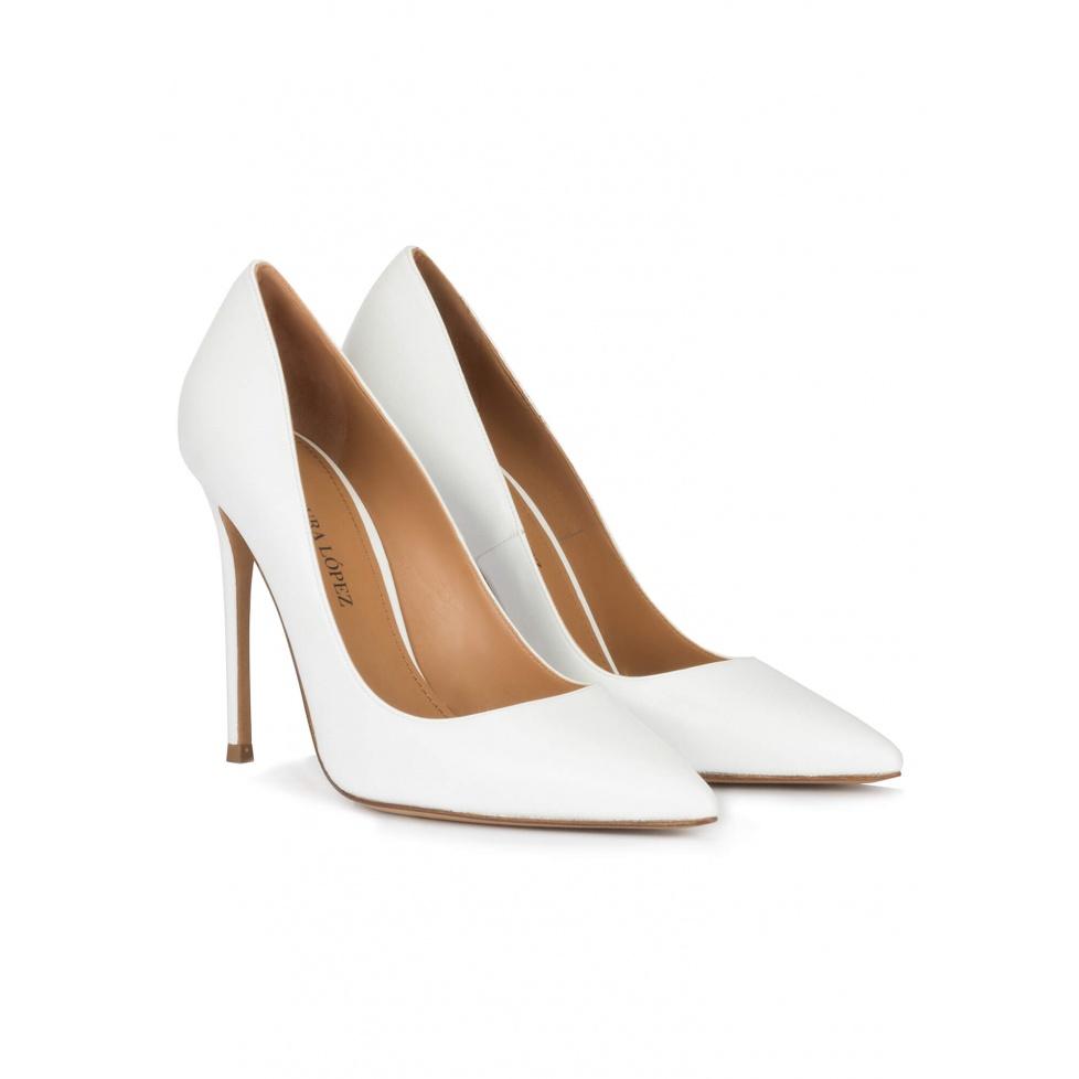 Pura López Zapatos Blancos De Piel Con Tacón Alto Y Punta Fina