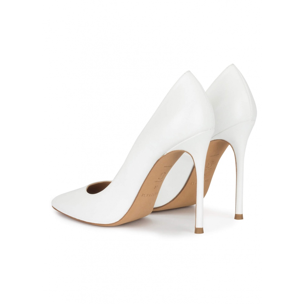 Pura López Zapatos Blancos De Piel Con Tacón Alto Y Punta Fina