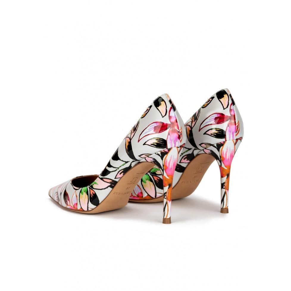 Pura López Zapatos De Punta Fina Y Tacón Stiletto En Tejido Con Estampado Floral