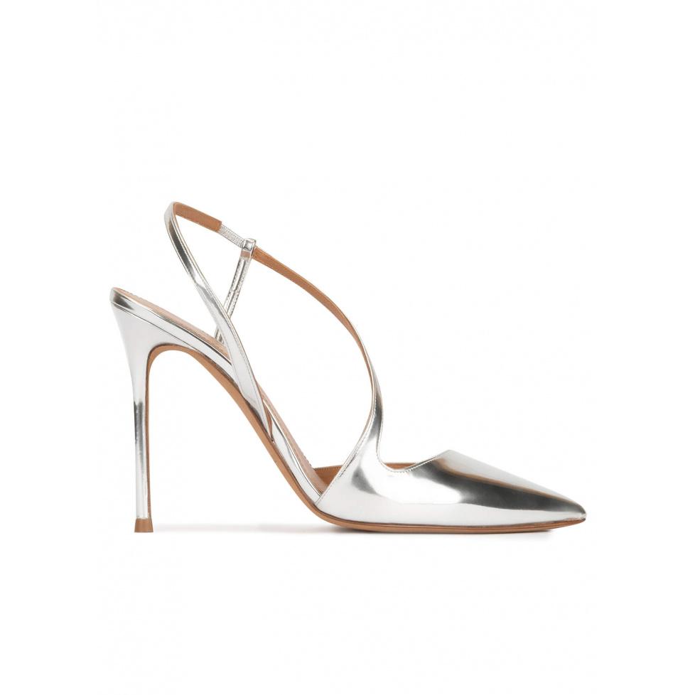 pura lópez Zapatos destalonados con tacón de aguja en color plata