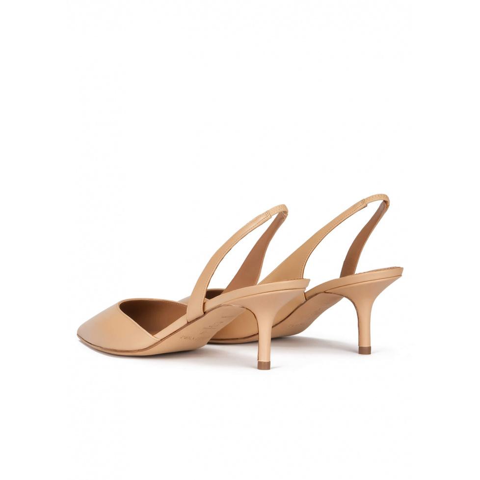 Pura López Zapatos Destalonados De Punta Fina Con Tacón Medio En Piel Beige