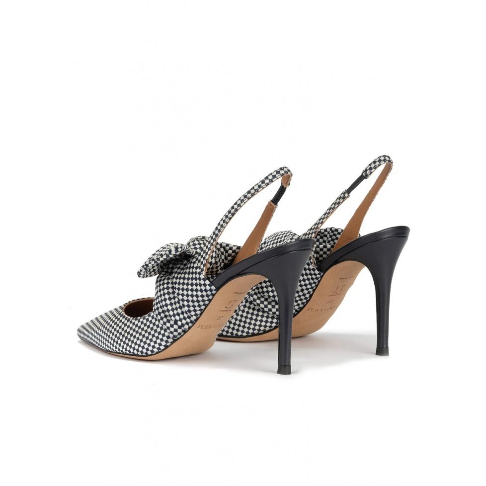 Pura López Zapatos Destalonados De Tacón Alto En Tejido A Cuadros Azul Y Blanco