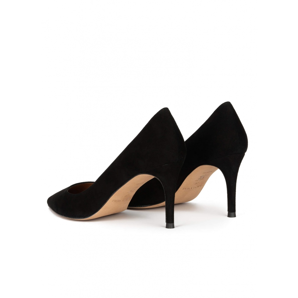 Pura López Zapatos Negros De Ante Con Tacón Medio Y Punta Fina