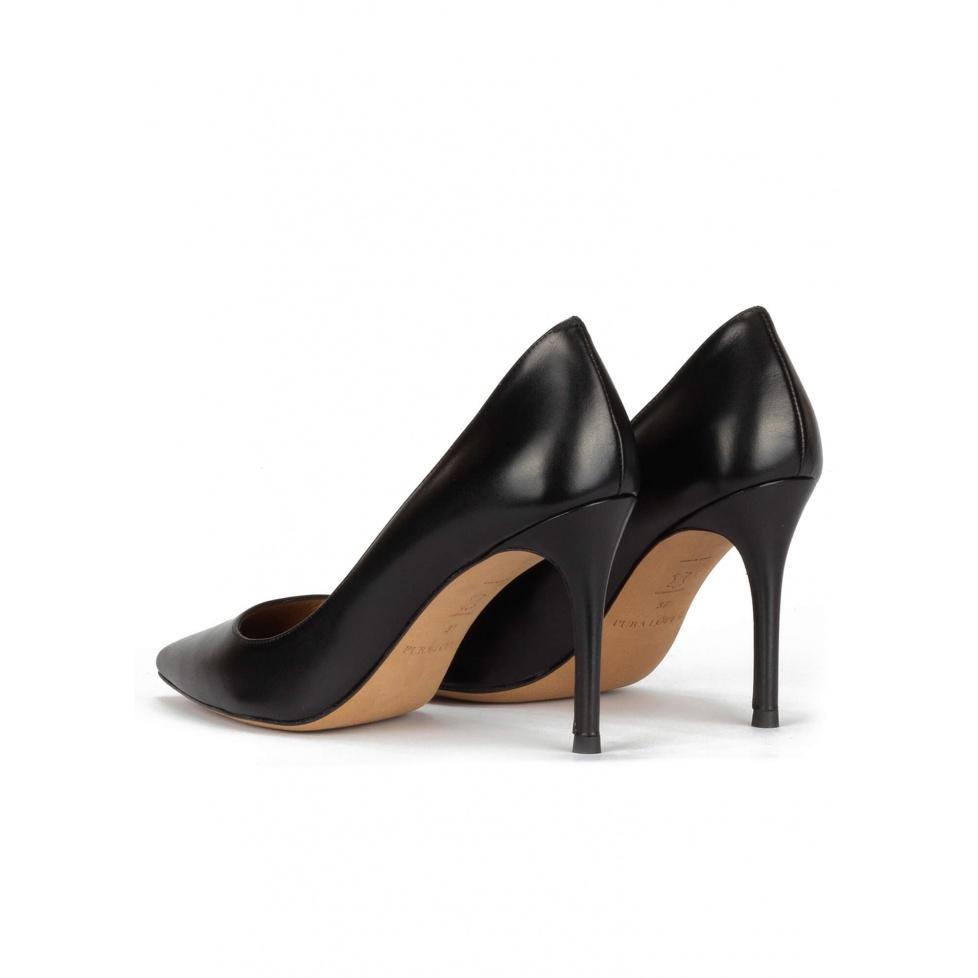 Pura López Zapatos Negros De Piel Con Tacón Alto Y Punta Fina