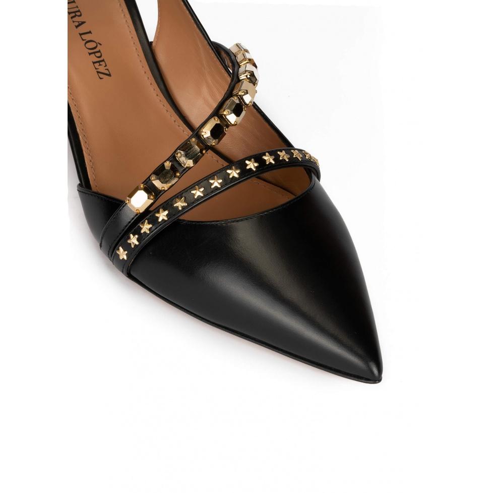 Pura López Zapatos Negros De Piel Con Tacón Medio Y Punta Fina