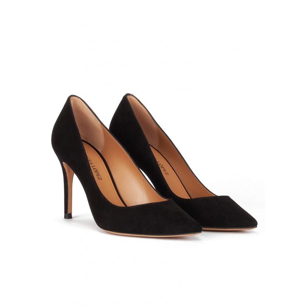 Pura López Zapatos Negros De Tacón Y Punta Fina Realizados En Ante