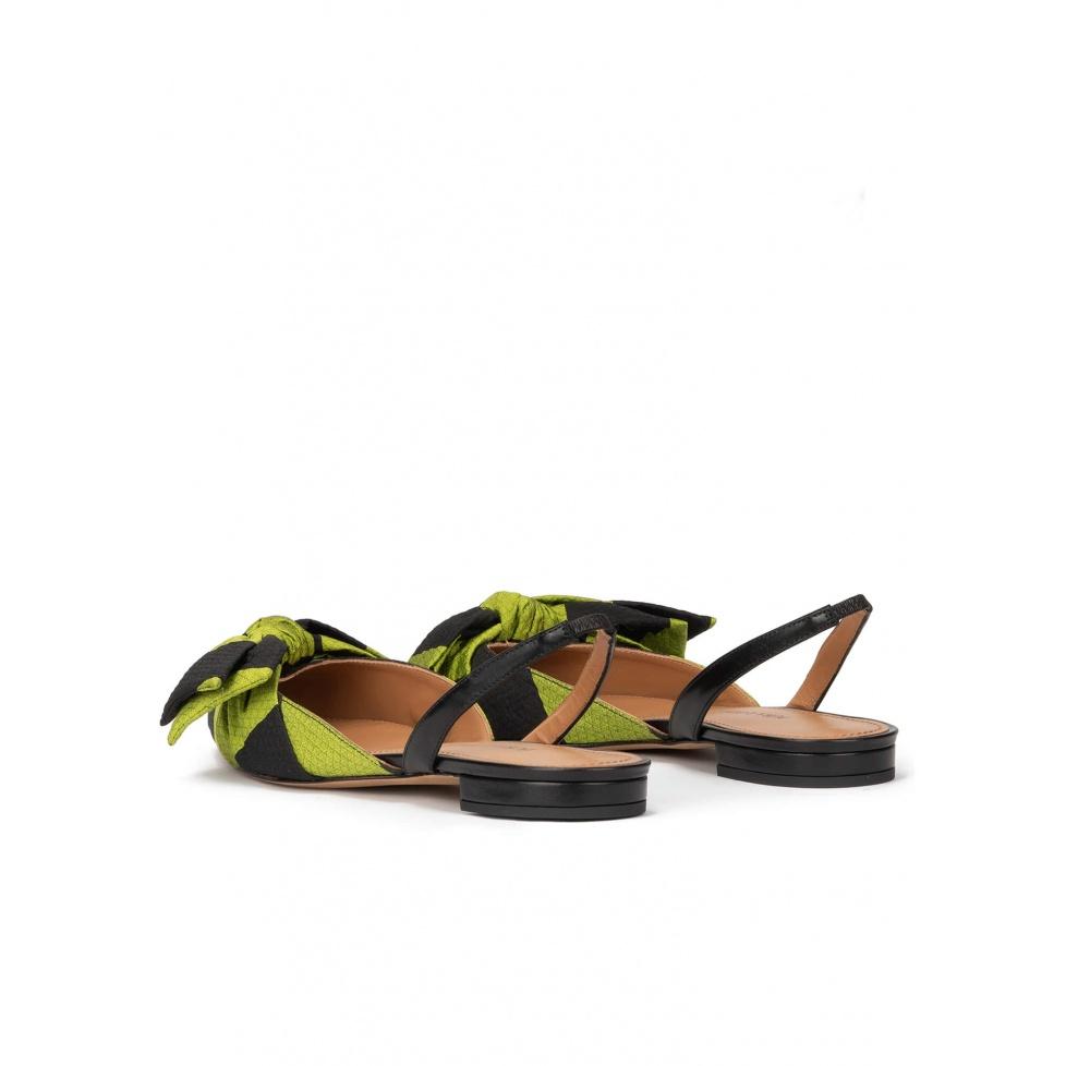 Pura López Zapatos Planos Destalonados De Punta Fina En Tejido Verde Y Negro