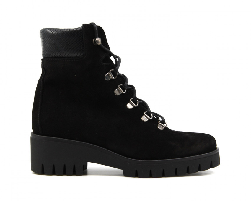 raquel perez AYODHYA