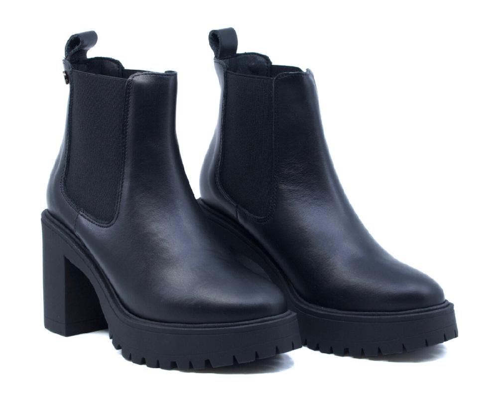 Raquel Perez Botín Larissa 23 Negro Mujer