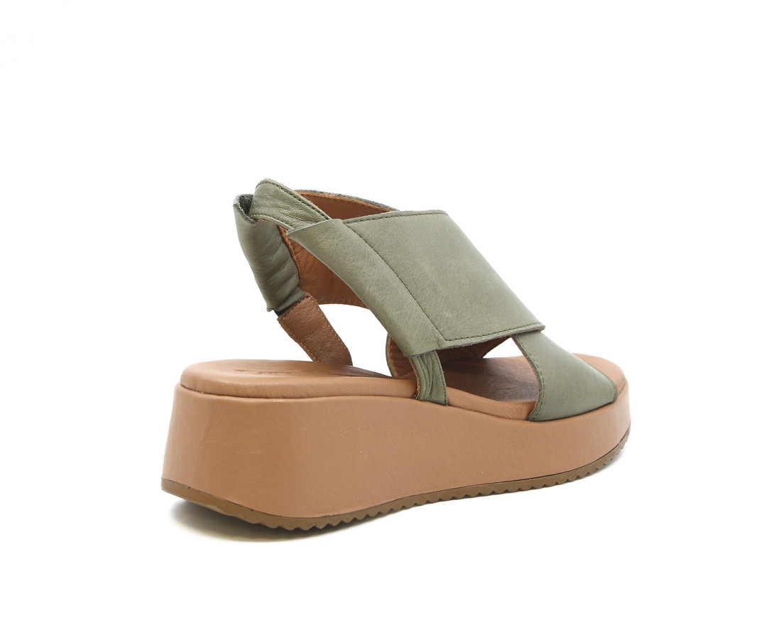 Raquel Perez ENOTECA