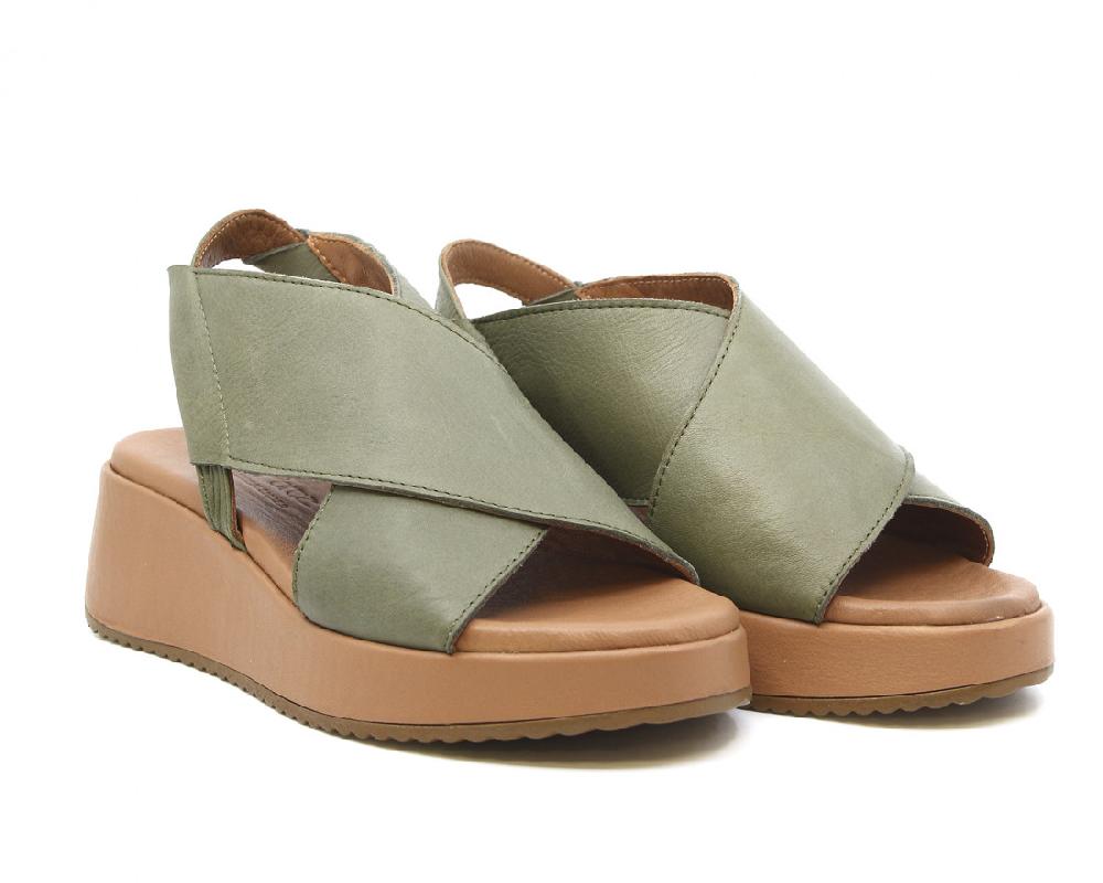 Raquel Perez ENOTECA