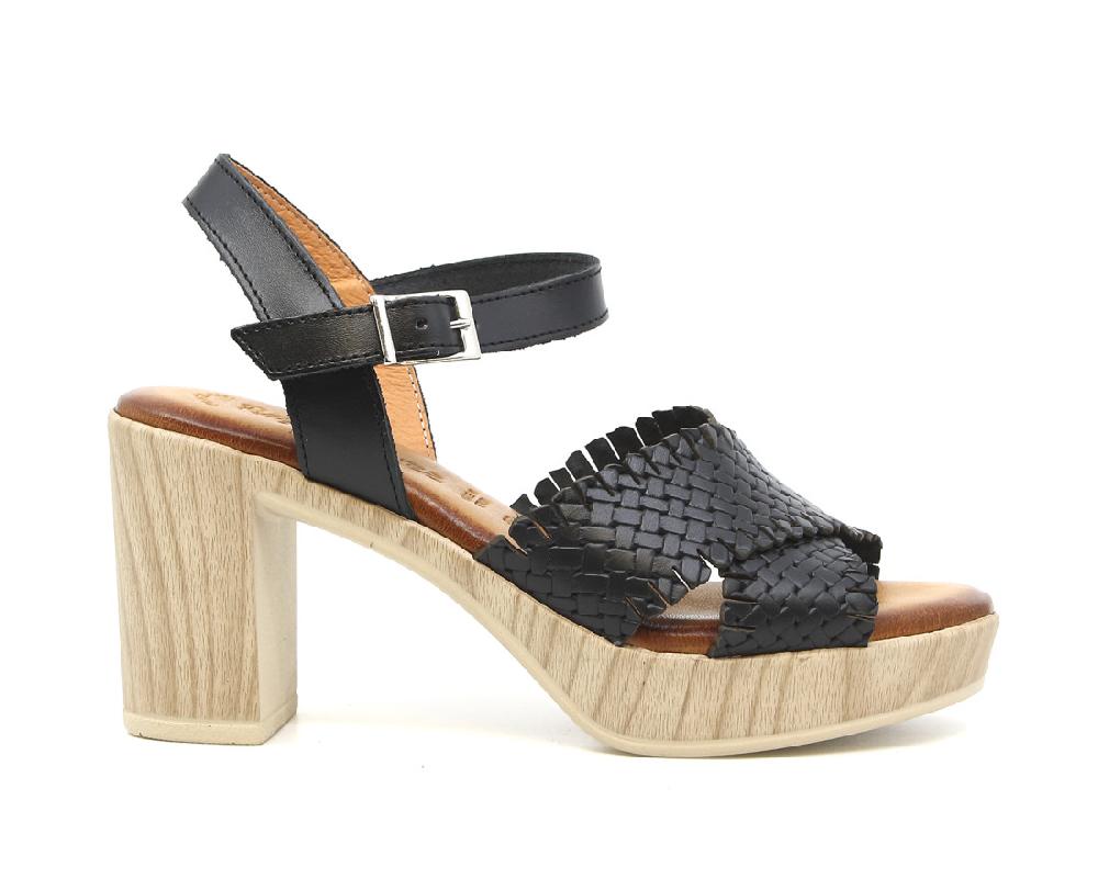 Raquel Perez RADIO 02