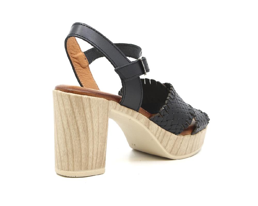 Raquel Perez RADIO 02