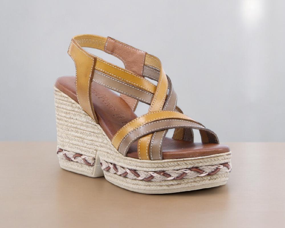 Raquel Perez Sandalia Cuña Minnie 02 Tostado Mostaza Mujer