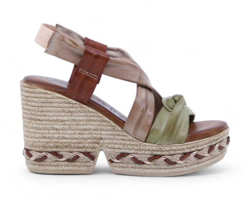 raquel perez Sandalia Cuña Mistela 02 Cuero Arena Mujer