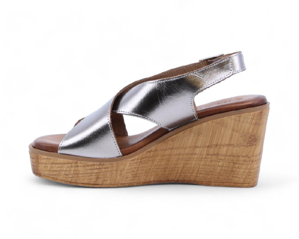 Raquel Perez Sandalia Cuña Moneda 02 Arena Metalizado Mujer