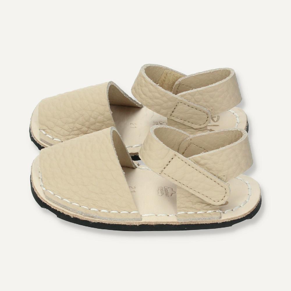 Ria Menorca Menorquina Minimalista Respetuosa Beige