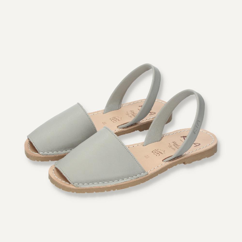 Ria Menorca Menorquina Mujer Menorca Gris