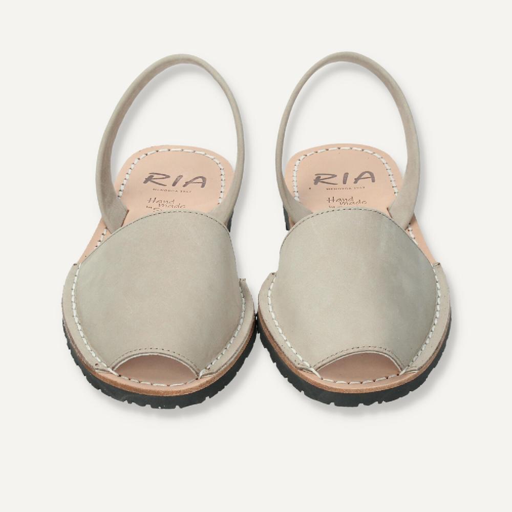 Ria Menorca Menorquina Mujer Menorca Papillón