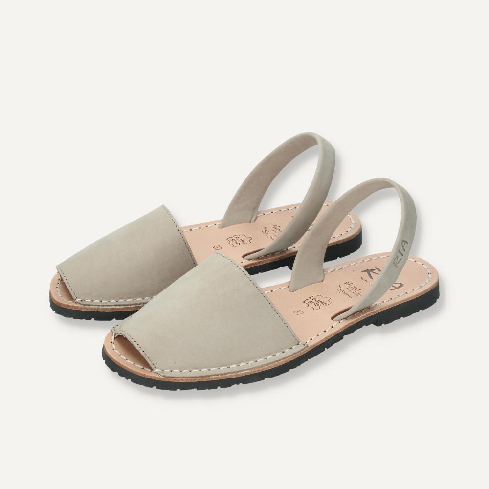 Ria Menorca Menorquina Mujer Menorca Papillón