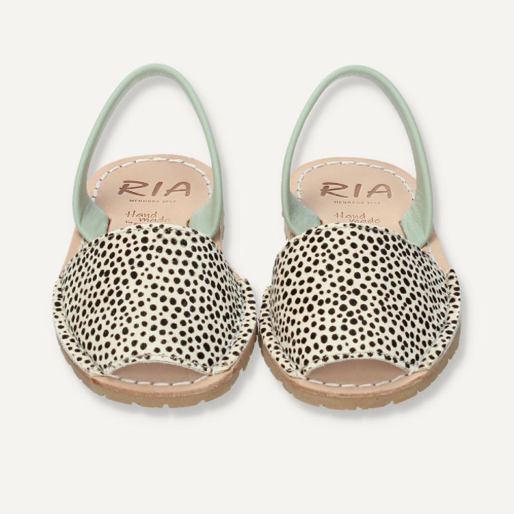 Ria Menorca Menorquina Niña Madagascar Pon Pon