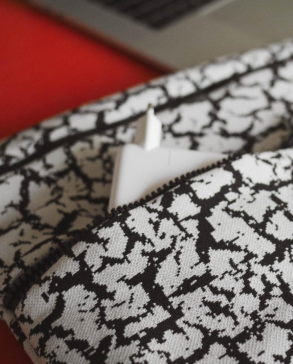 Sancal Rift Funda Protectora L - Blanca					 					34cm X 26cm