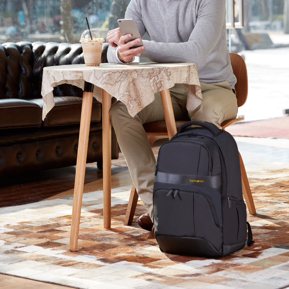 Saxoline Mochila Para Notebook Ikonn III 15.4" Negra