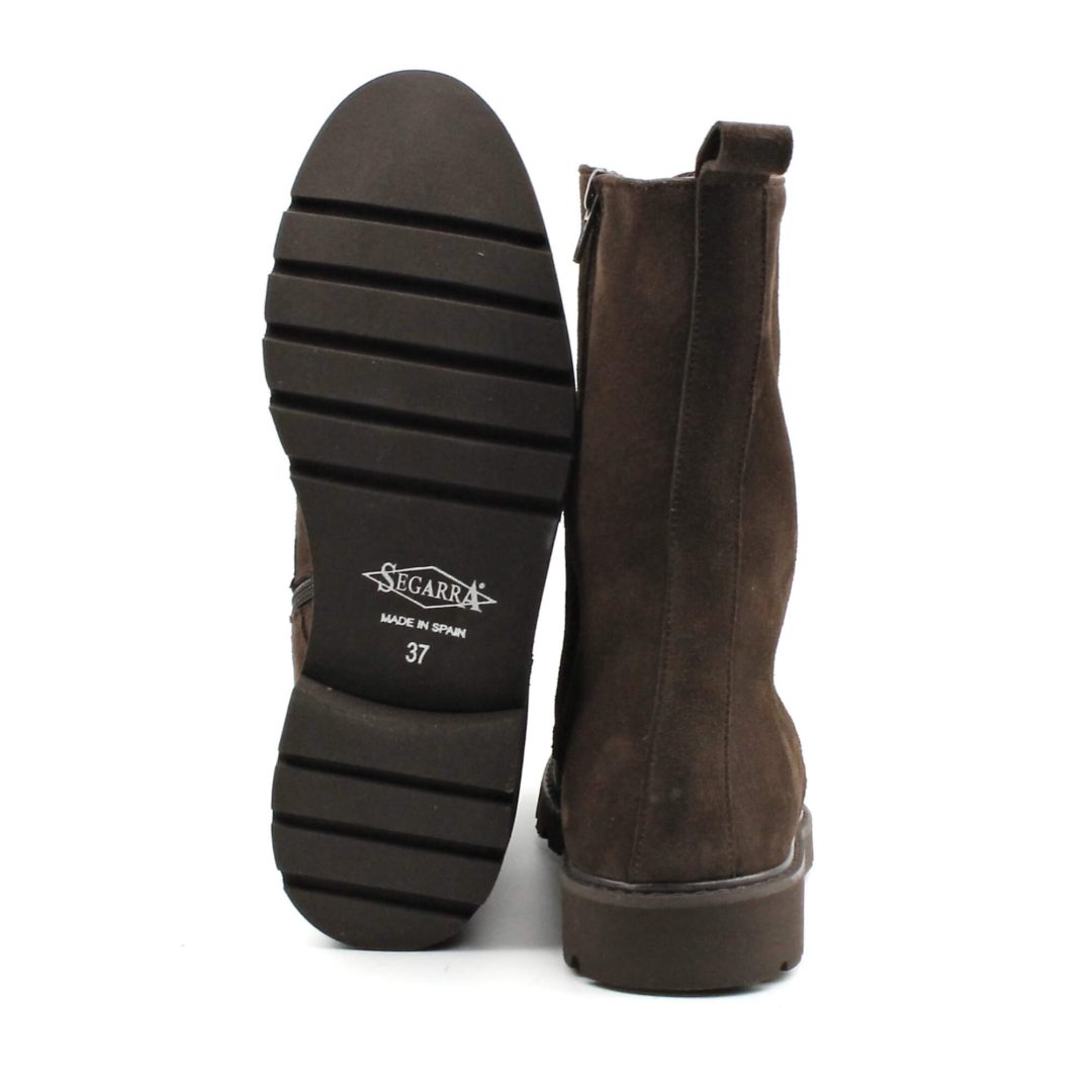 Segarra Anne Marrón