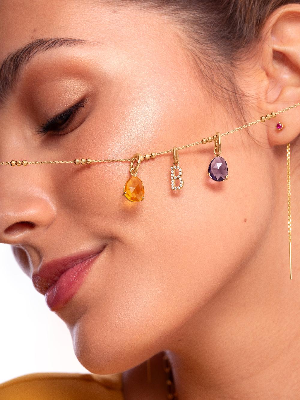 Singularu Charm Letter Spark Plata Baño Oro