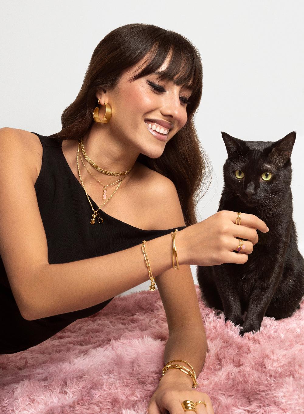 Singularu Charm Salem Gato Enamel Black Baño Oro