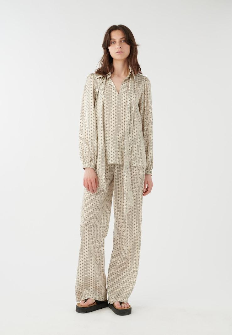 Sinned X About You Blusa 'Kikkidea' Dea Kudibal En Beige