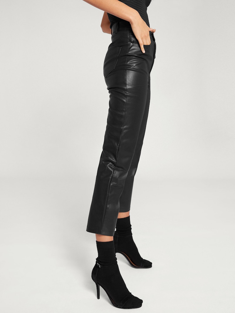 Sinned X About You Bootcut Pantalón 'Maresa' EDITED En Negro