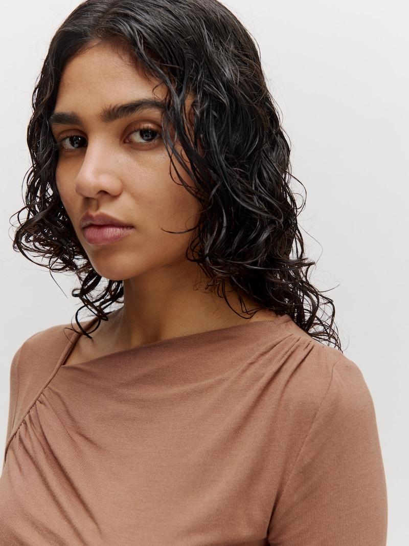 Sinned X About You Camiseta 'Hidekel' EDITED En Marrón