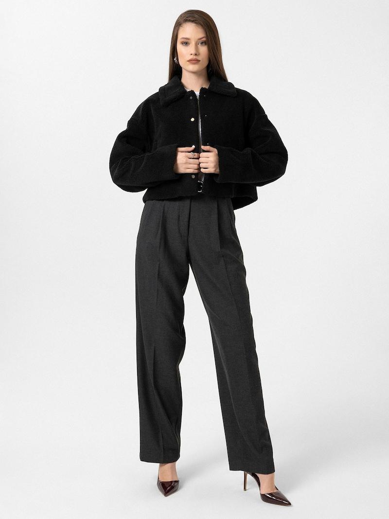 Sinned X About You Chaqueta De Entretiempo 'Evelyn' Antioch En Negro